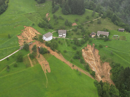Plaz Črni Vrh 15, 16 (1)